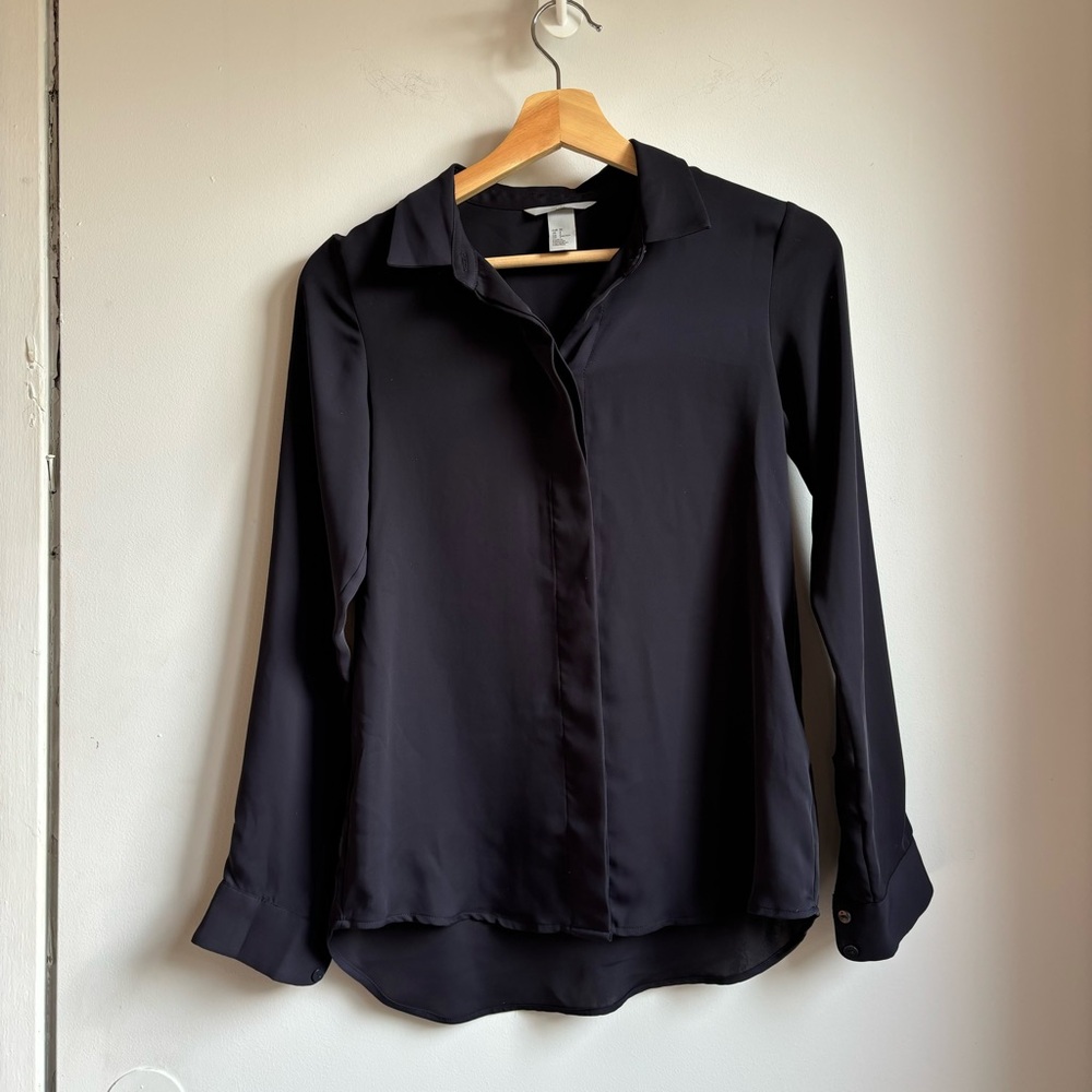 H&M hidden button up blouse
